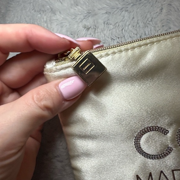 NEW CHANEL Coco Mademoiselle Bag Pouch Gold Charm Bottle Zipper Sequin Logo - Picture 4 of 7